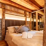 Elva Apartments *